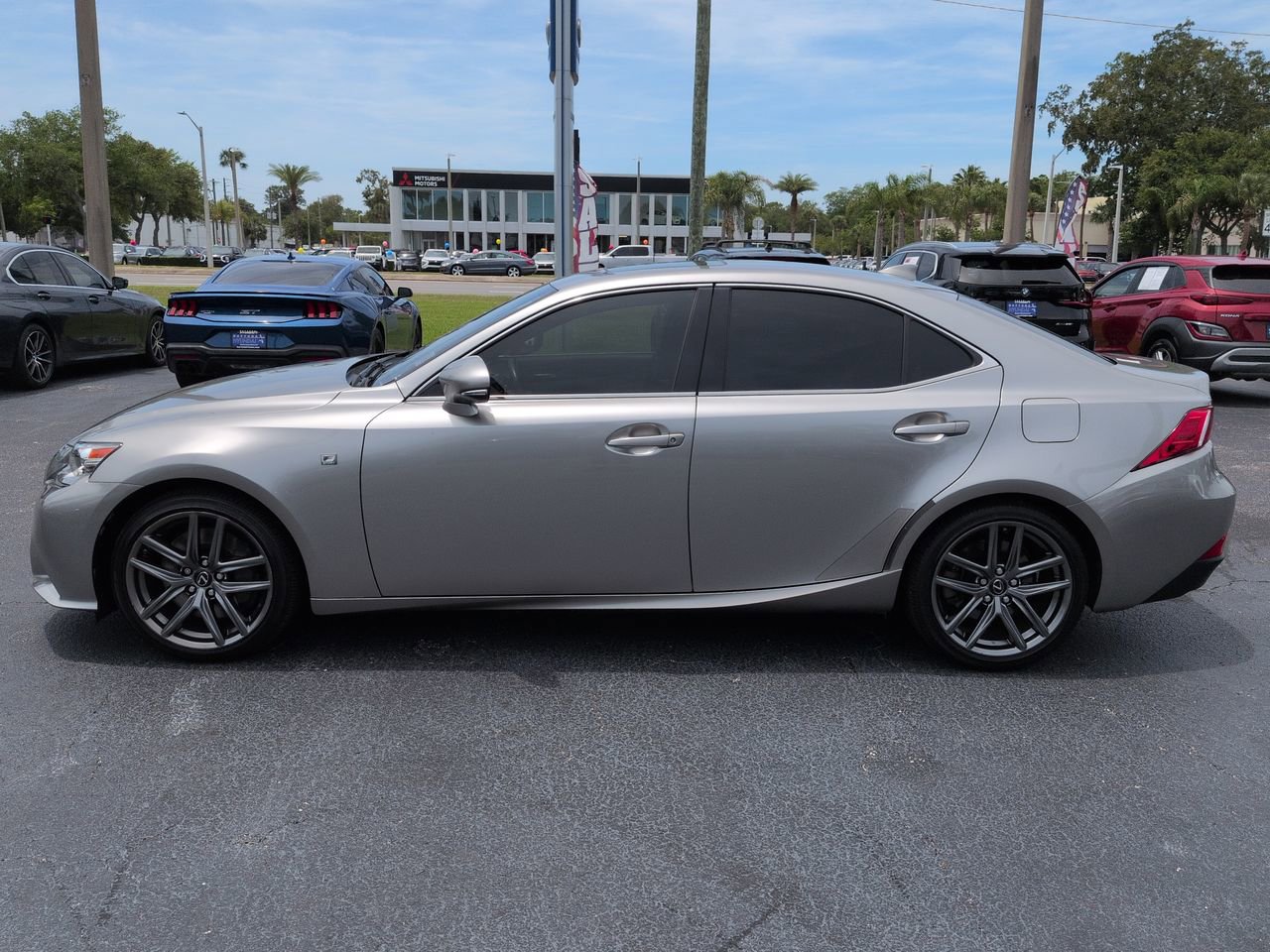 2016 Lexus IS 350 - Photo 7