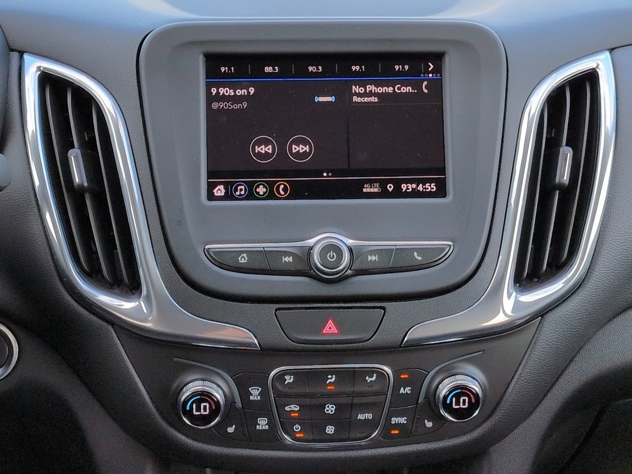 2020 Chevrolet Equinox LT - Photo 18