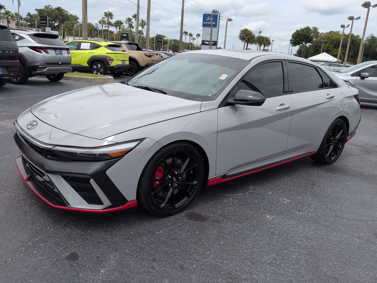 2025 Hyundai Elantra N - Photo 7