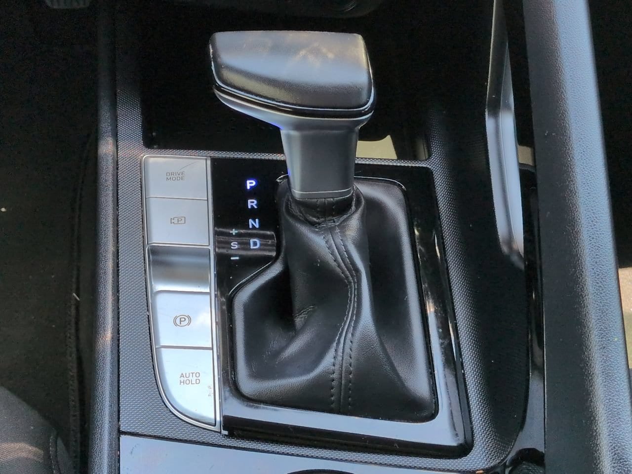 2021 Hyundai Elantra SEL - Photo 18