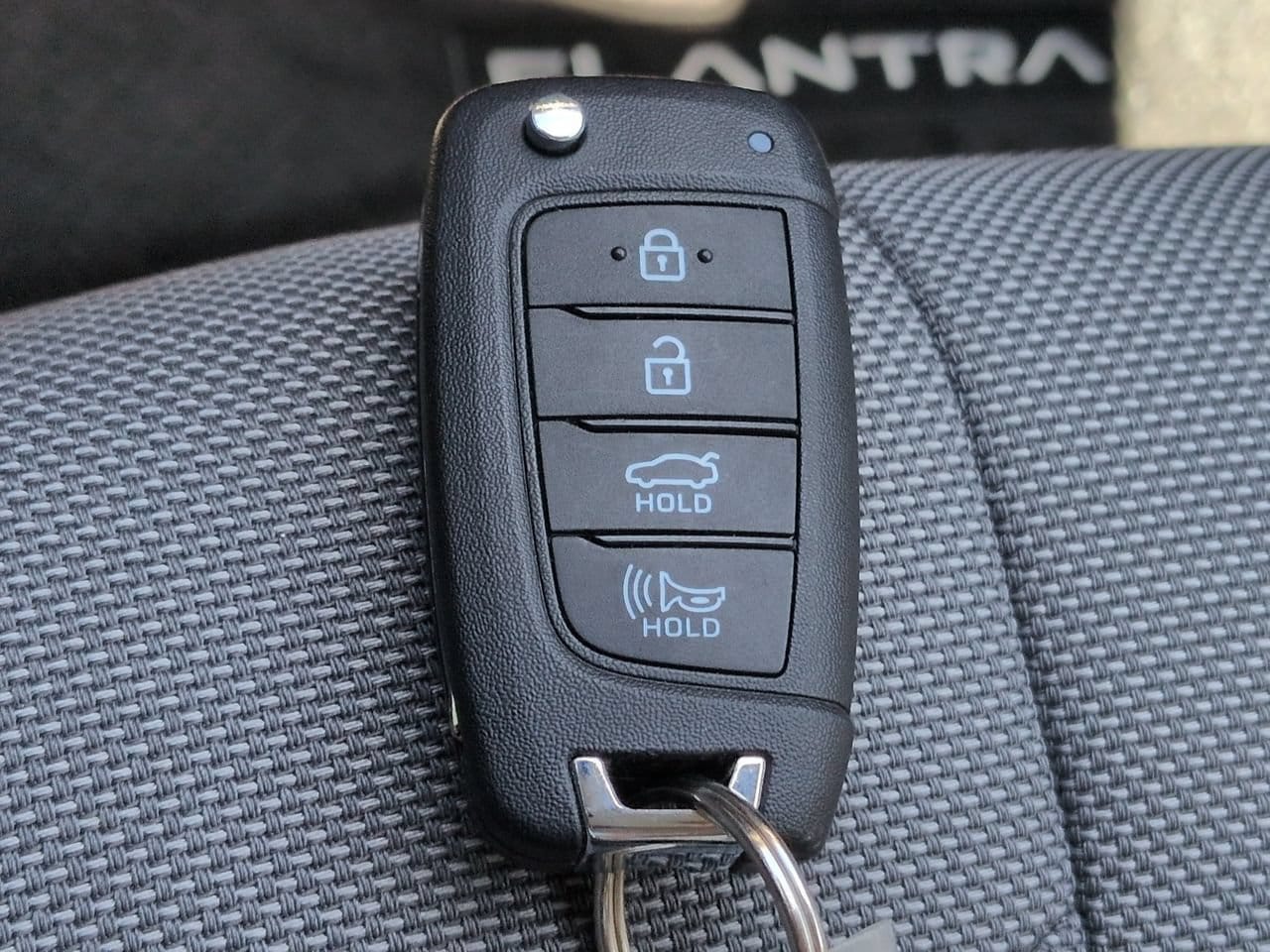2025 Hyundai Elantra SE - Photo 25