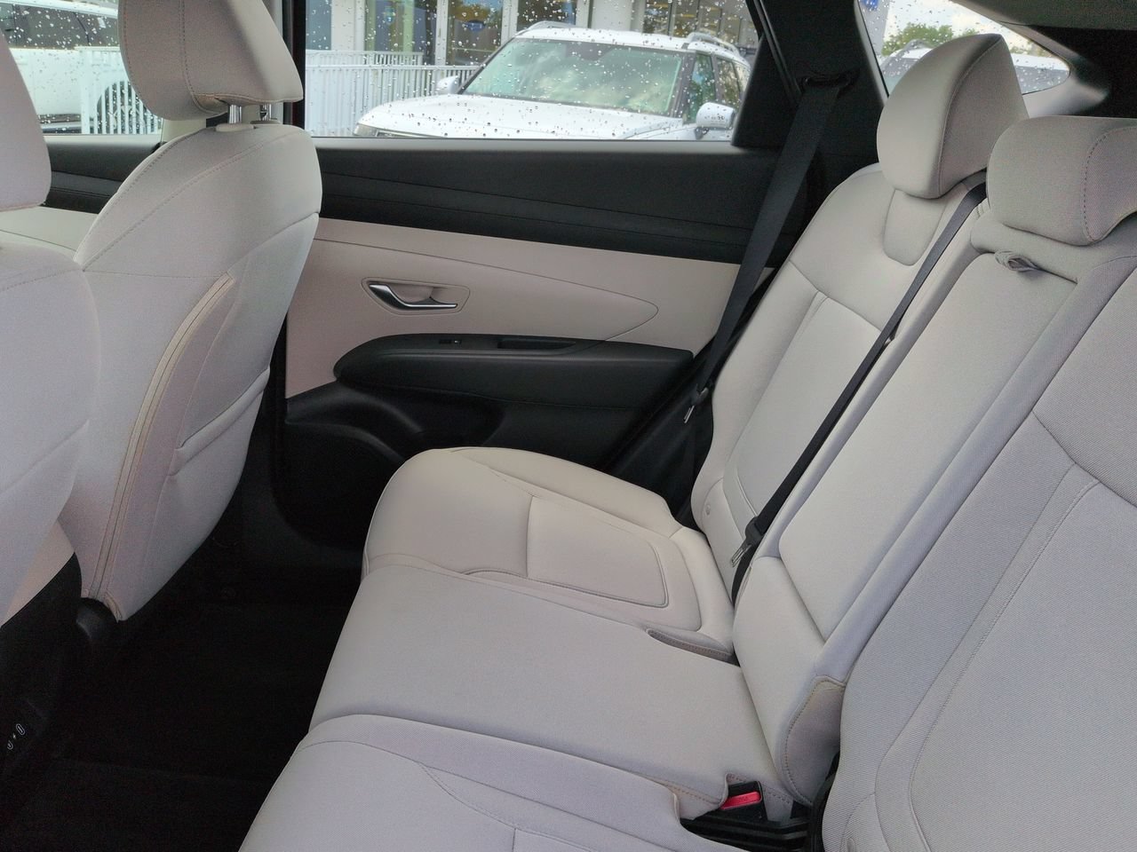 2025 Hyundai Tucson SE - Photo 14