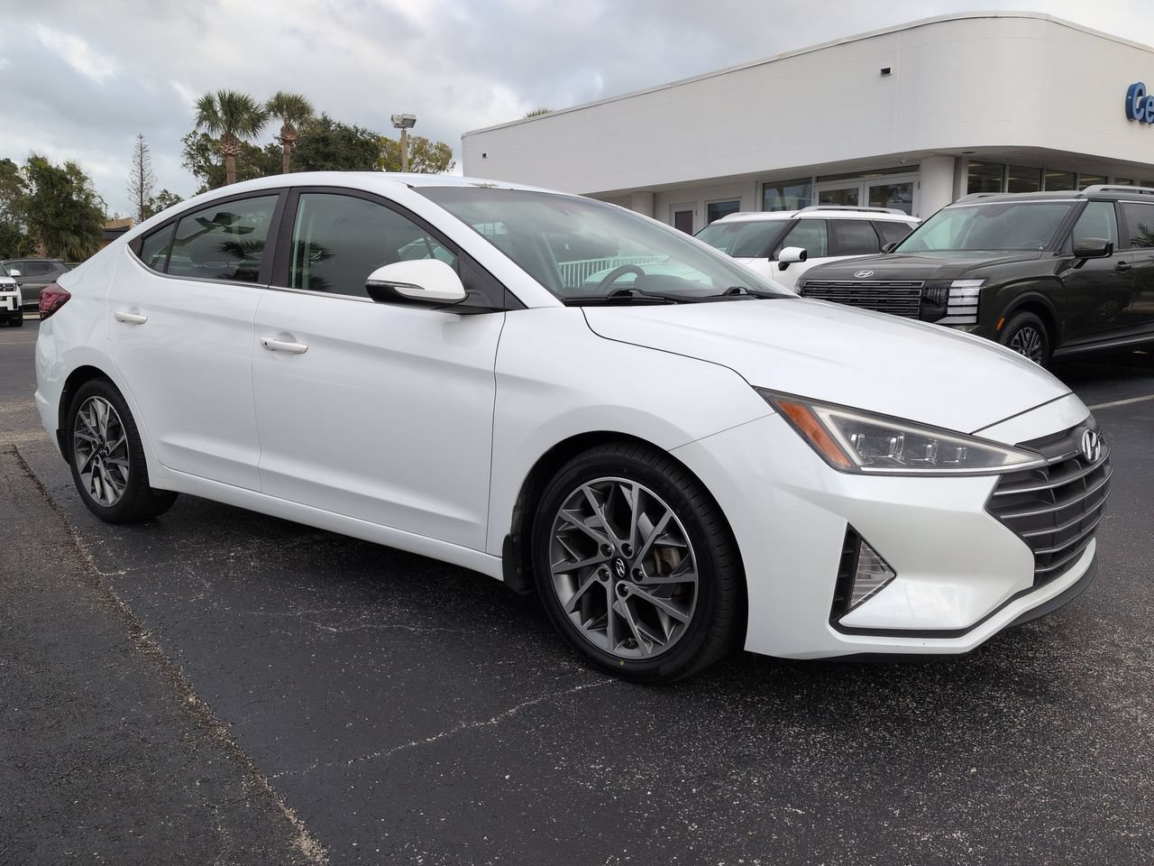 Used 2020 Hyundai Elantra Limited with VIN 5NPD84LF6LH593131 for sale in Daytona Beach, FL