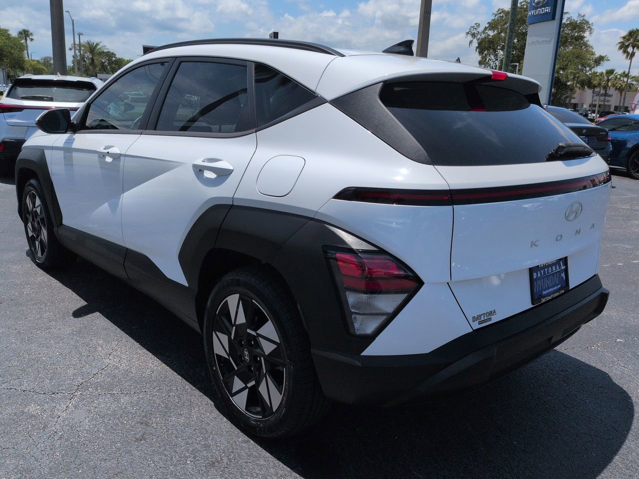 2024 Hyundai Kona SEL - Photo 6