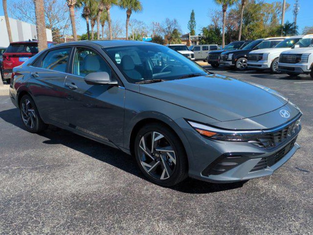 New 2026 Hyundai Elantra Limited Sedan