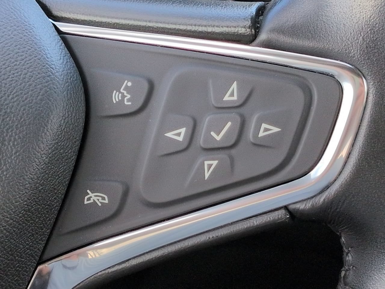 2020 Chevrolet Equinox LT - Photo 25
