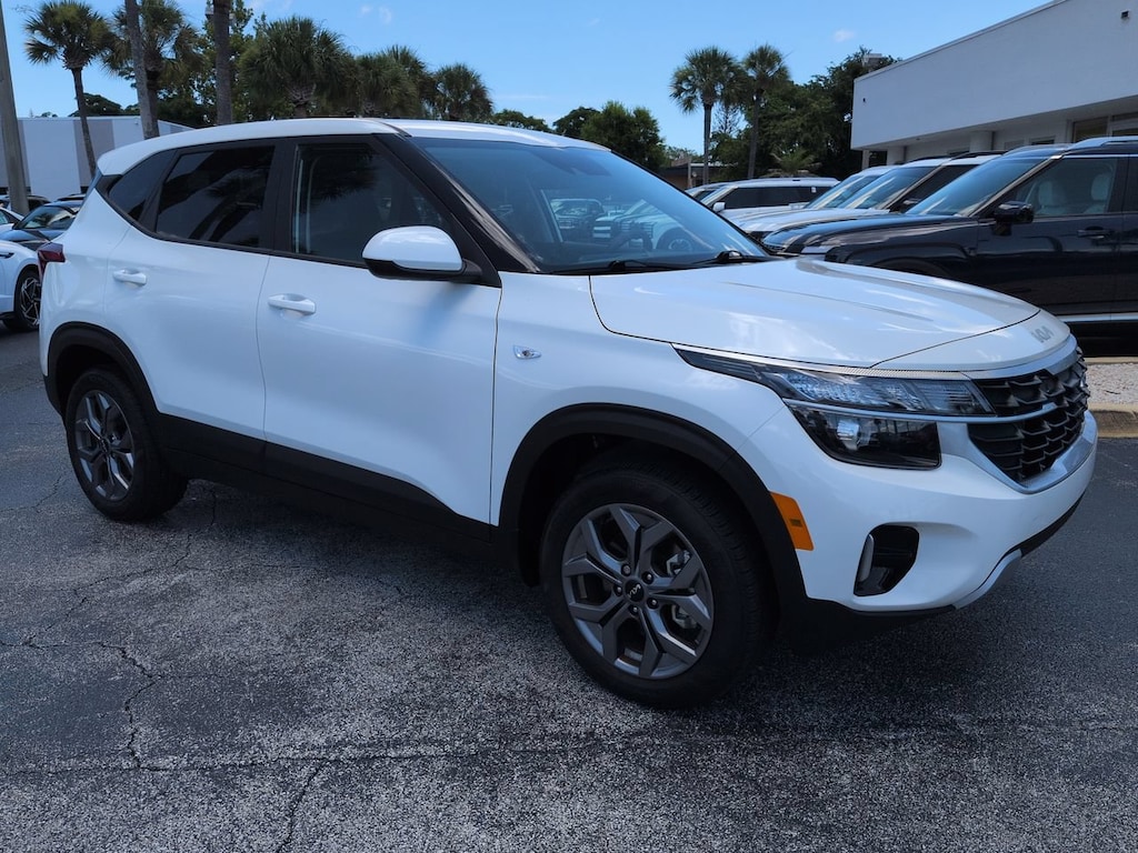 Used 2025 Kia Seltos LX LX IVT AWD