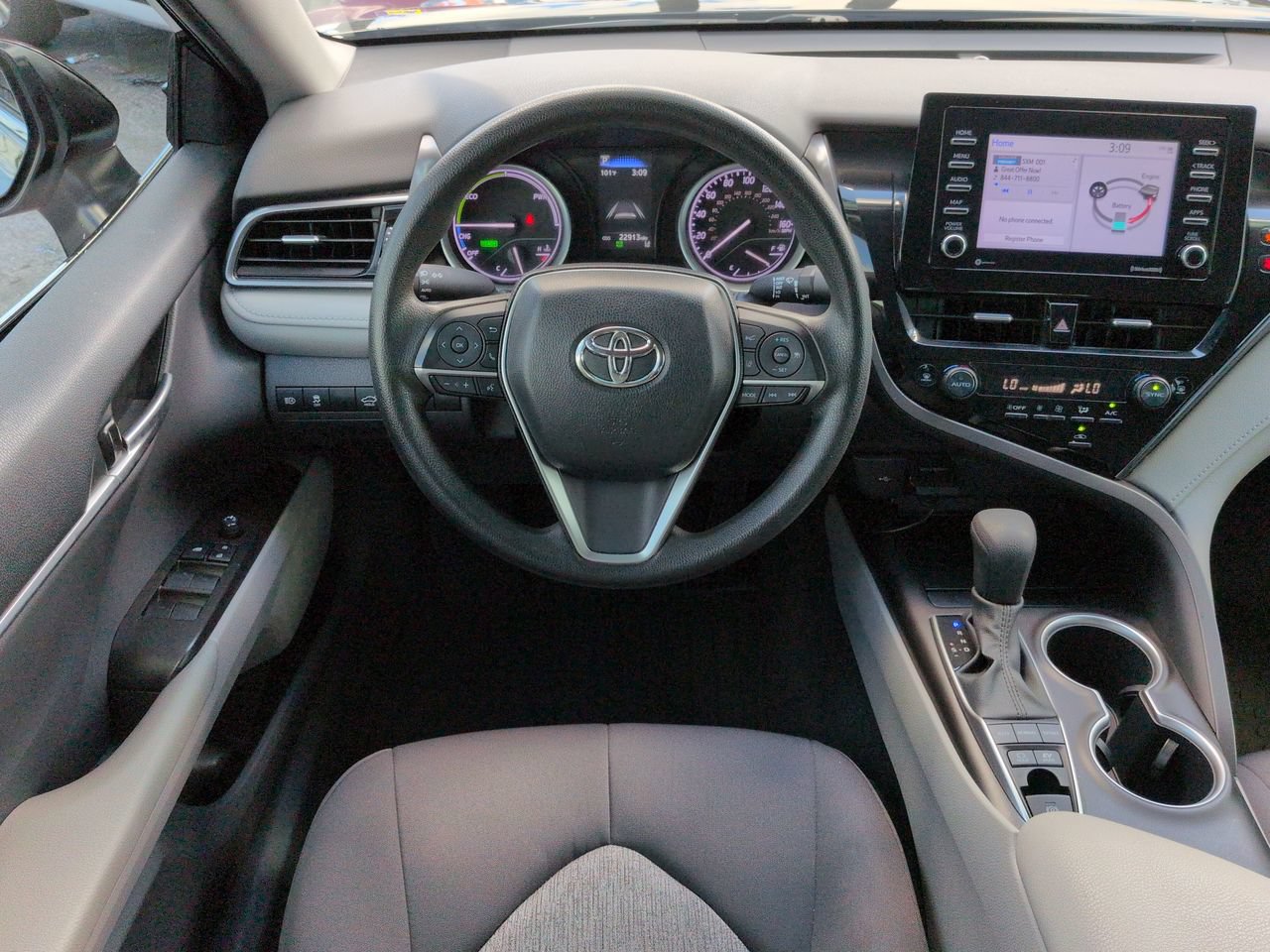 2024 Toyota Camry LE - Photo 15