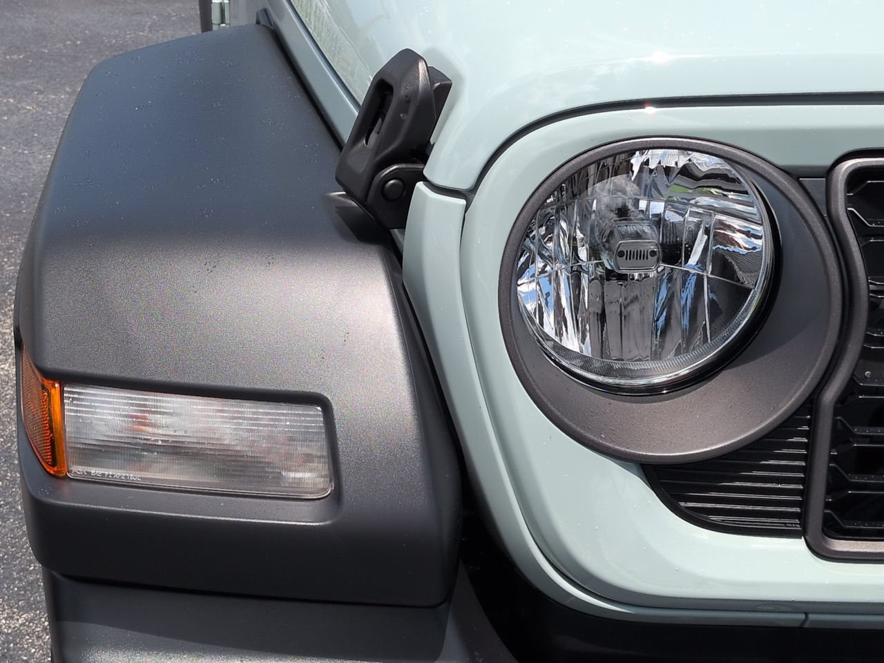 2024 Jeep Wrangler 4-Door Sport - Photo 10