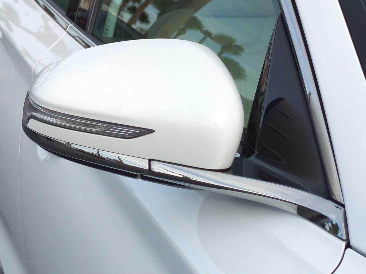 2025 GENESIS G70 Standard - Photo 11