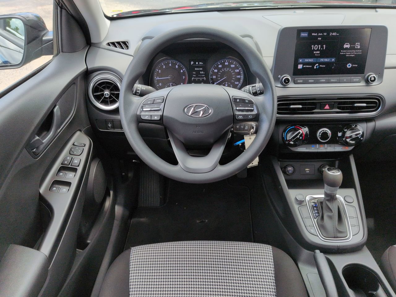 2023 Hyundai Kona SE - Photo 16