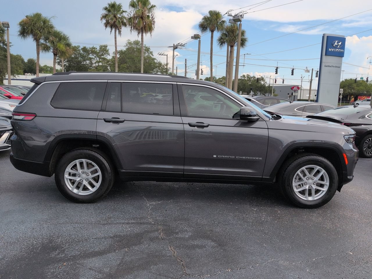2023 Jeep Grand Cherokee L Laredo - Photo 3