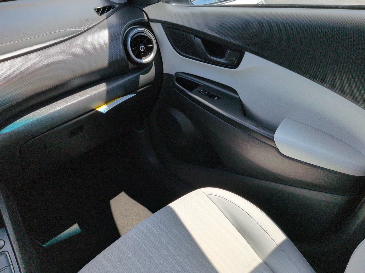 2023 Hyundai Kona SEL - Photo 17