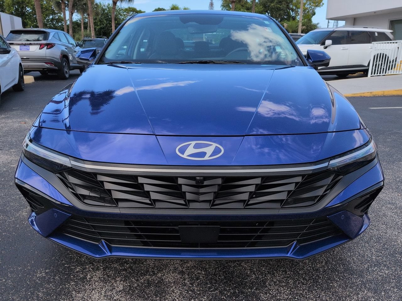 2024 Hyundai Elantra Limited - Photo 9