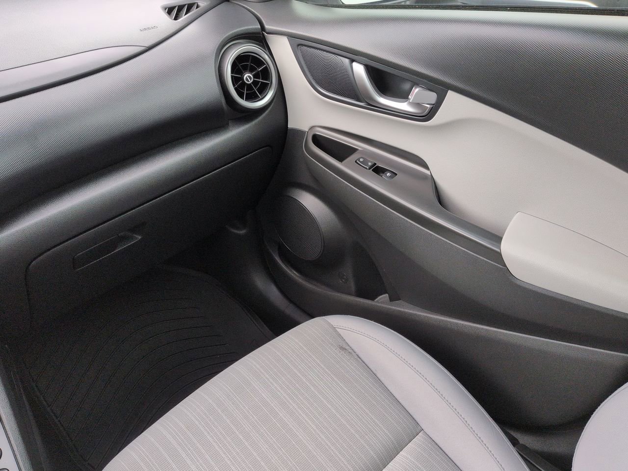 2022 Hyundai Kona SEL - Photo 17