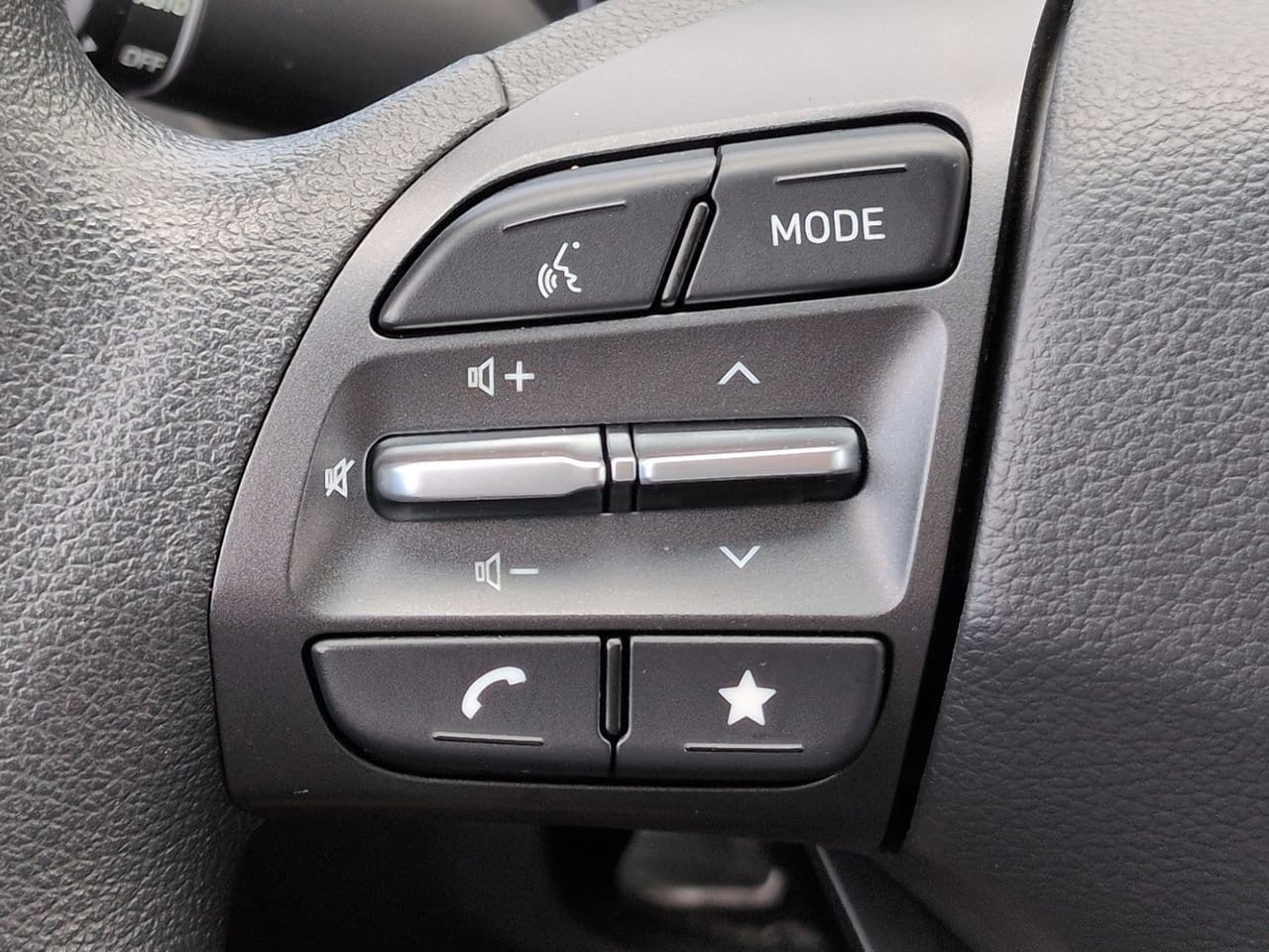 2023 Hyundai Kona SE - Photo 23