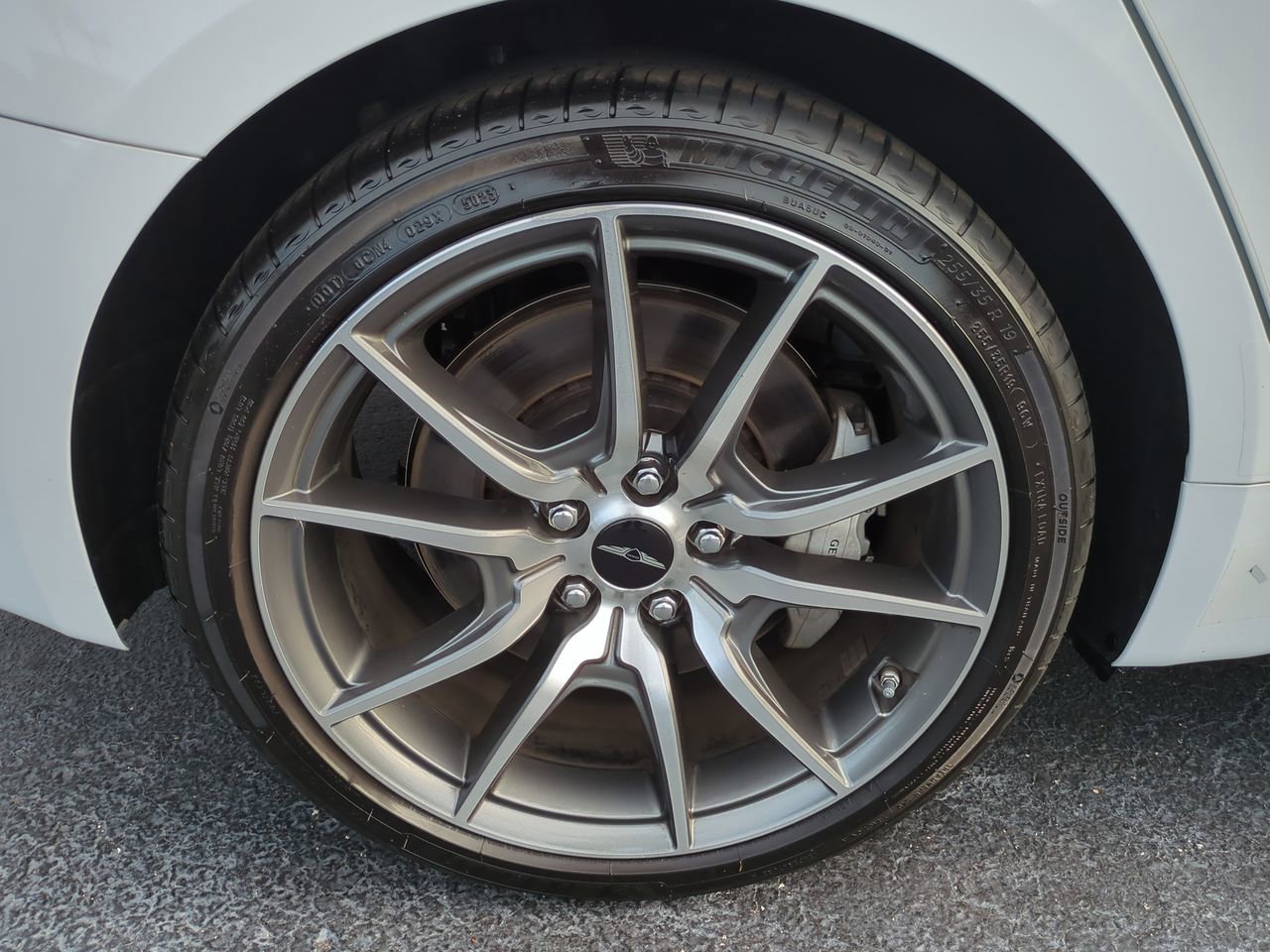 2025 GENESIS G70 Standard - Photo 10