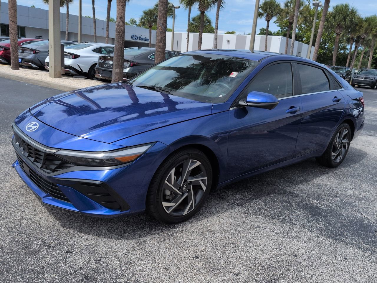 2024 Hyundai Elantra Limited - Photo 8
