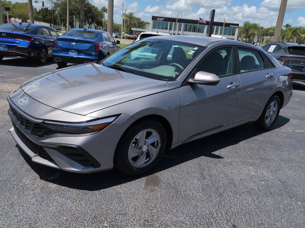 2025 Hyundai Elantra SE - Photo 8