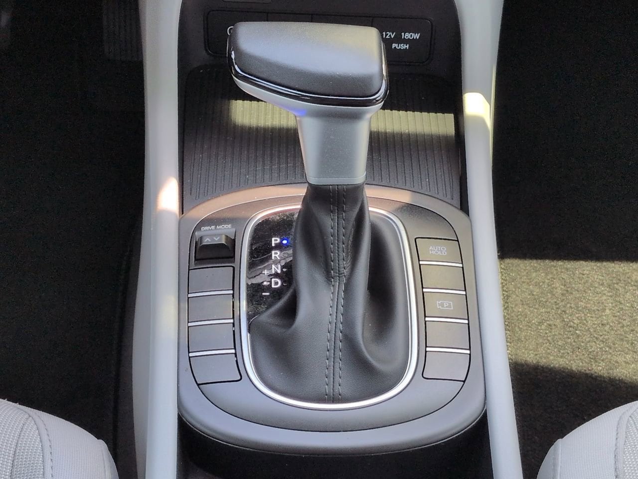 2024 Hyundai Kona SEL - Photo 19