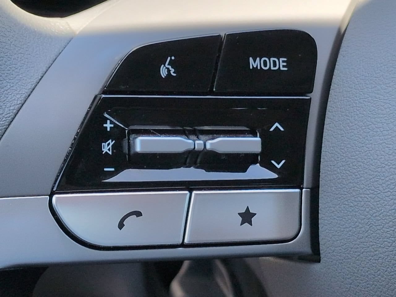2025 Hyundai Elantra SE - Photo 22