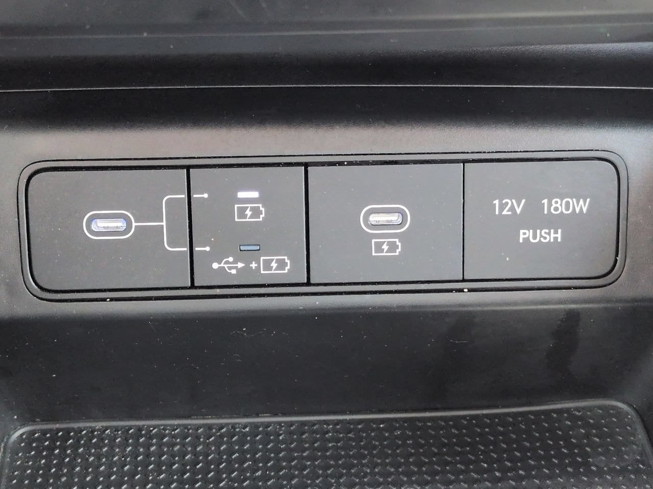 2025 Hyundai Tucson SE - Photo 21