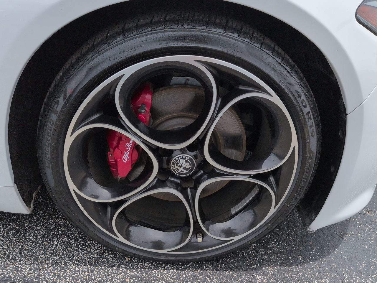 2022 Alfa Romeo Giulia Ti Veloce - Photo 11