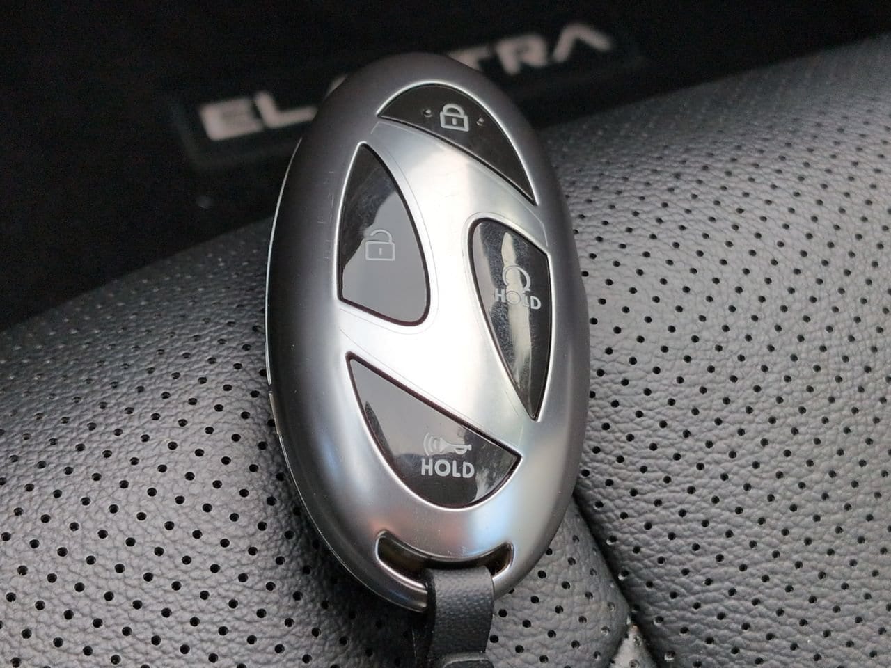 2024 Hyundai Elantra Limited - Photo 29