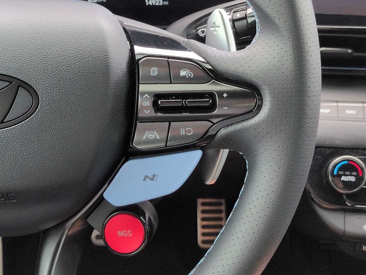 2025 Hyundai Elantra N - Photo 25