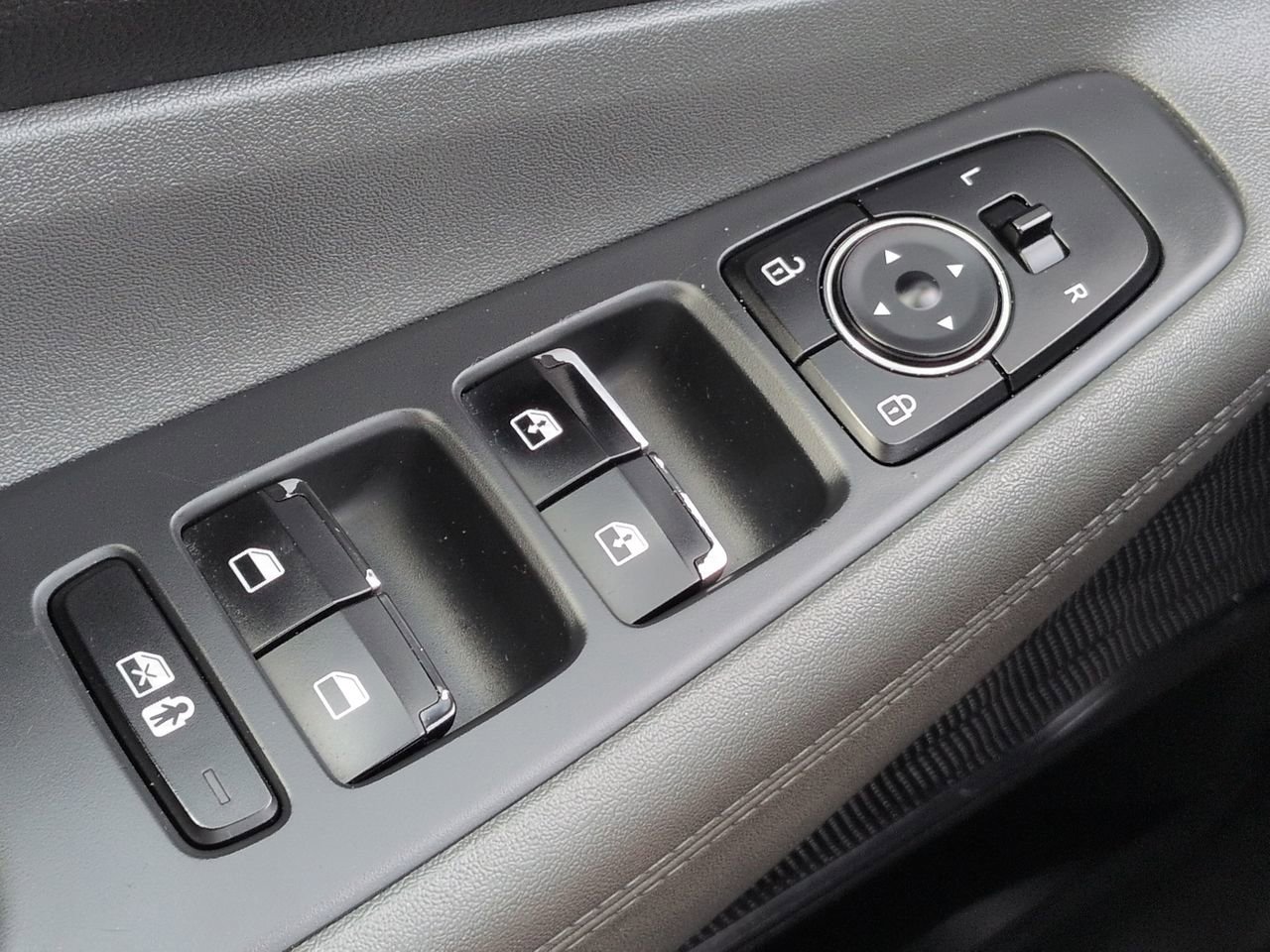 2022 Hyundai Santa Fe SEL - Photo 23