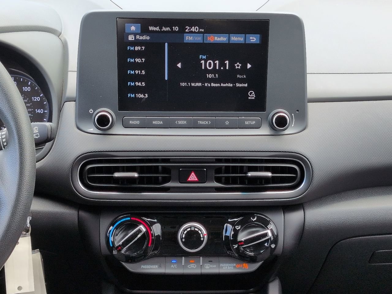 2023 Hyundai Kona SE - Photo 18