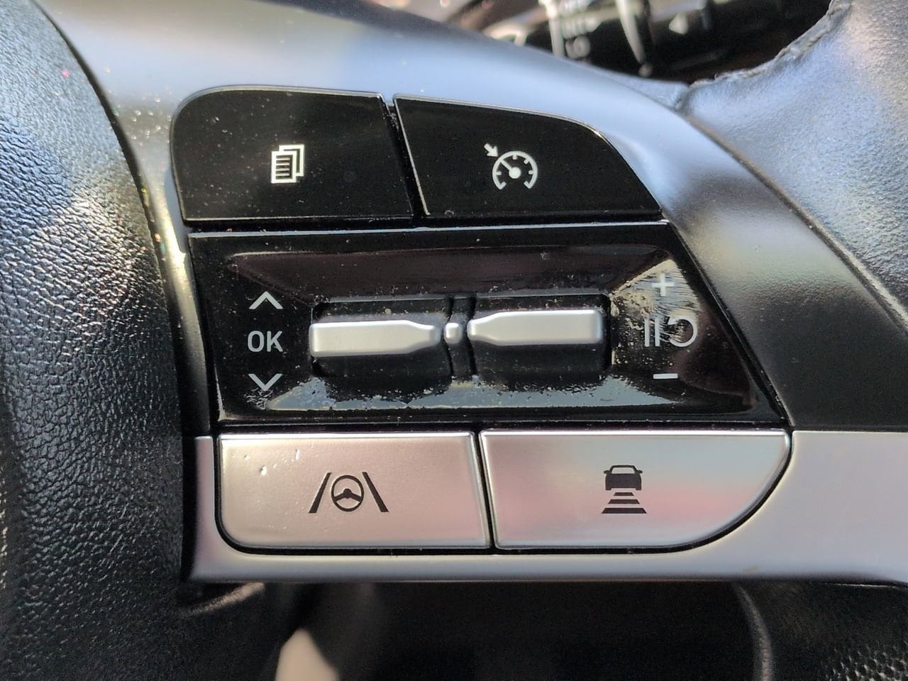 2021 Hyundai Elantra SEL - Photo 24
