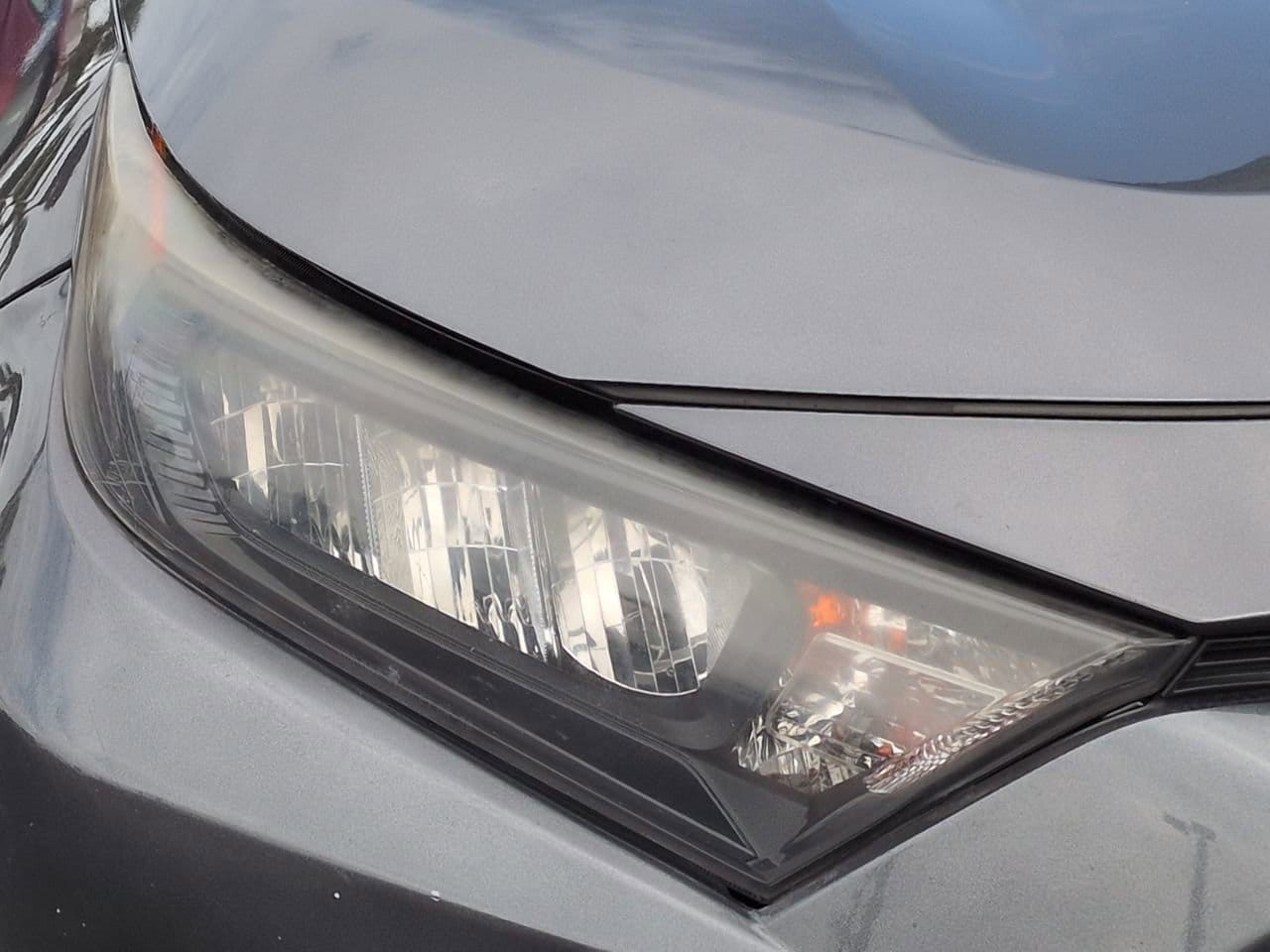 2021 Toyota RAV4 LE - Photo 10