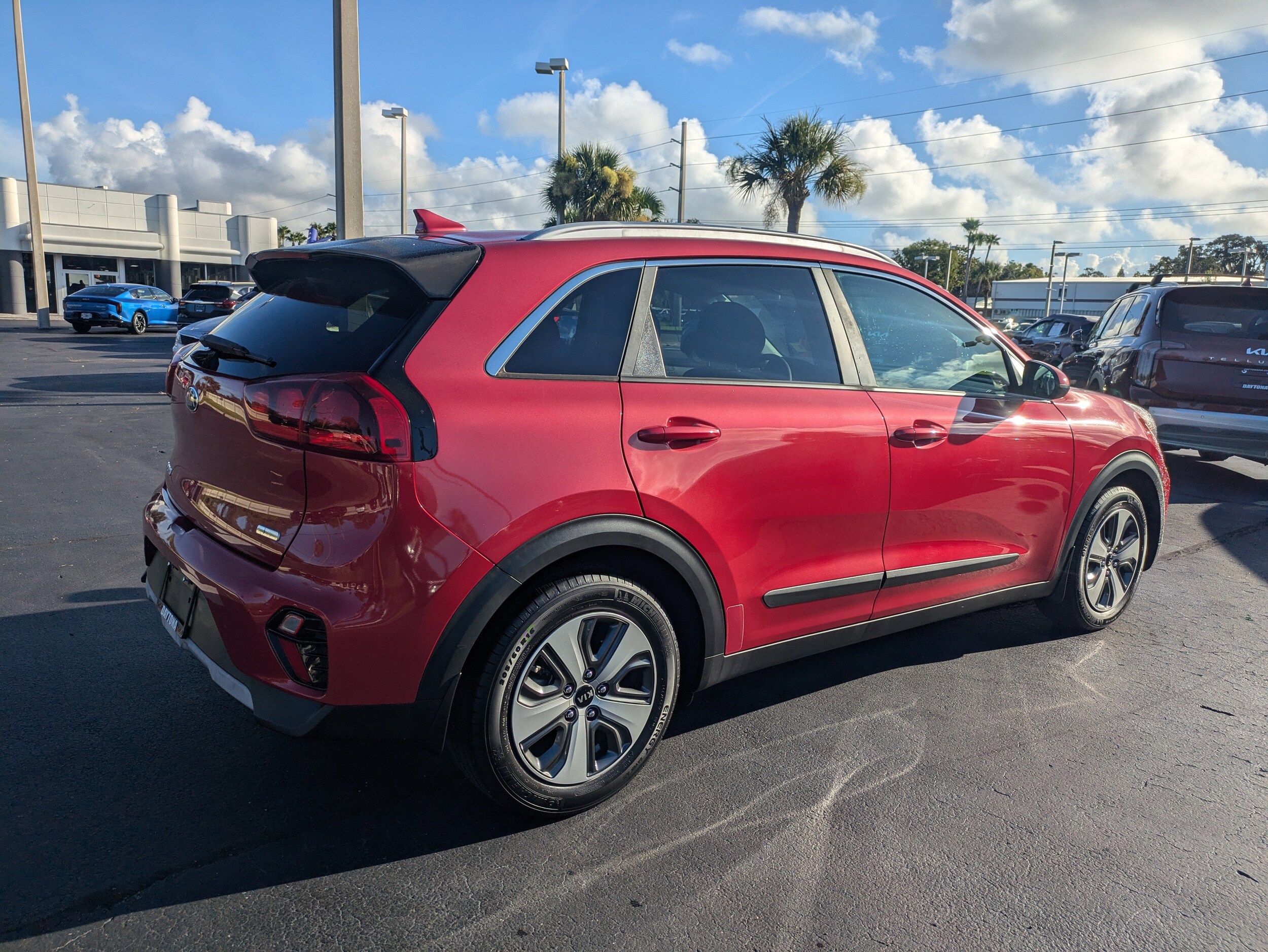 2020 Kia Niro LX photo 3