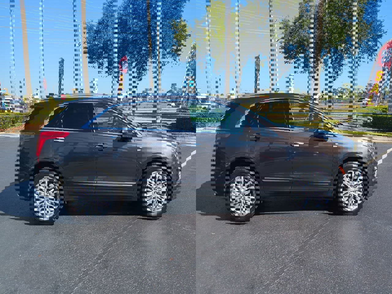 2017 Cadillac XT5 Premium Luxury photo 2