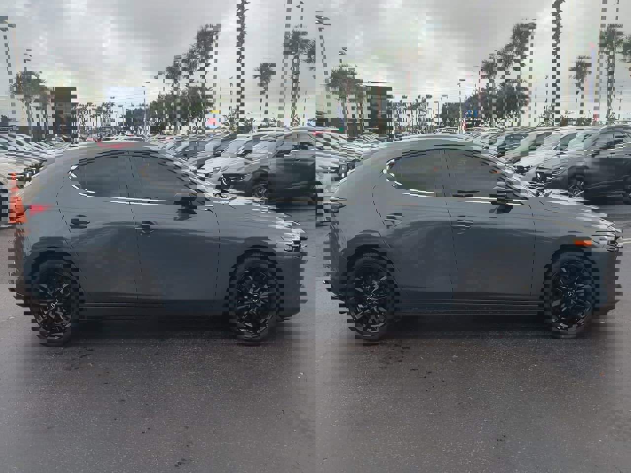 2024 Mazda Mazda3 Hatchback 2.5 s Carbon photo 3