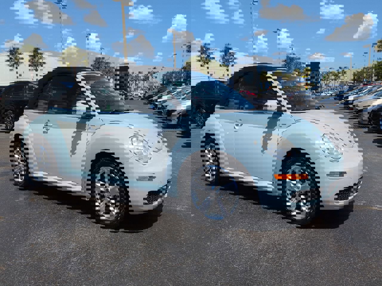 Used 2010 Volkswagen New Beetle Base with VIN 3VWRW3AL7AM010939 for sale in Daytona Beach, FL