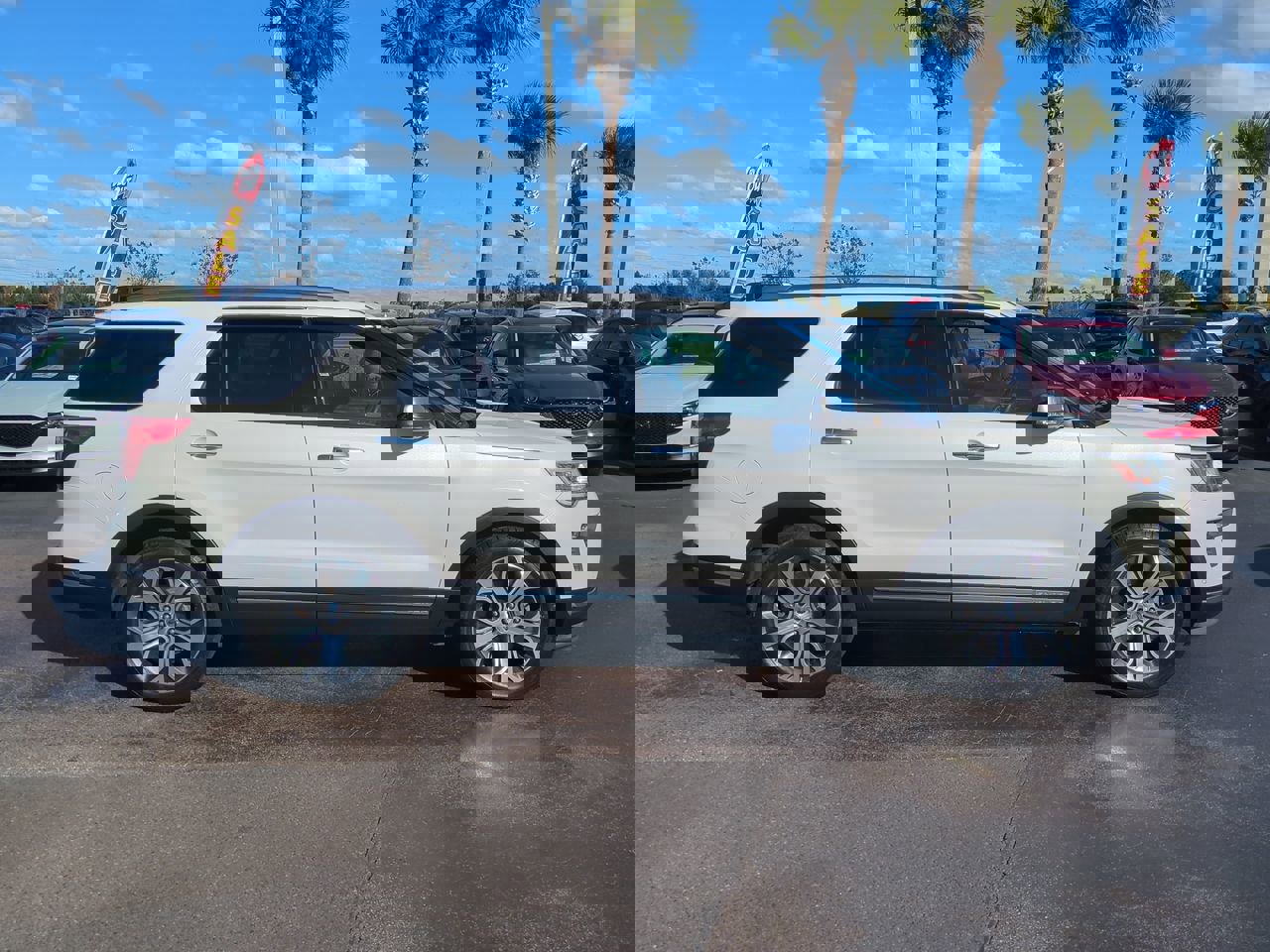 2018 Ford Explorer Platinum photo 3