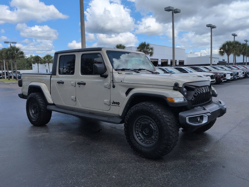 Used 2022 Jeep Gladiator Overland Truck Crew Cab
