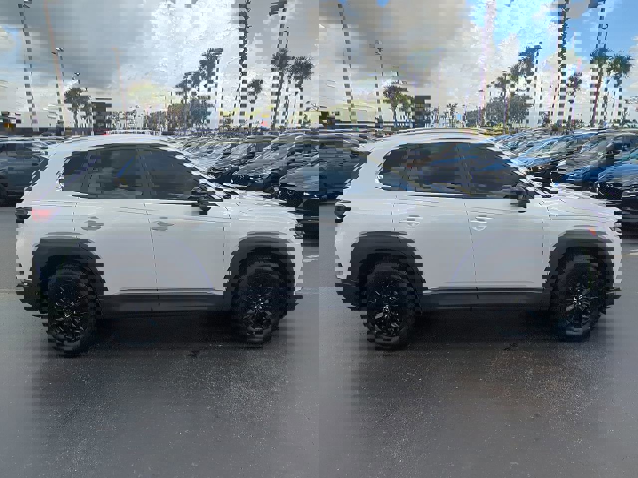 2023 Mazda CX-50 2.5 Preferred Plus photo 3
