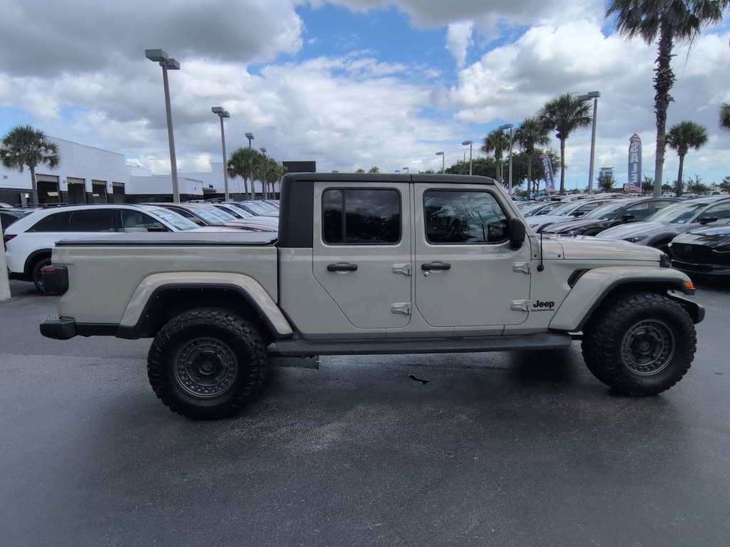 Used 2022 Jeep Gladiator Overland Truck Crew Cab