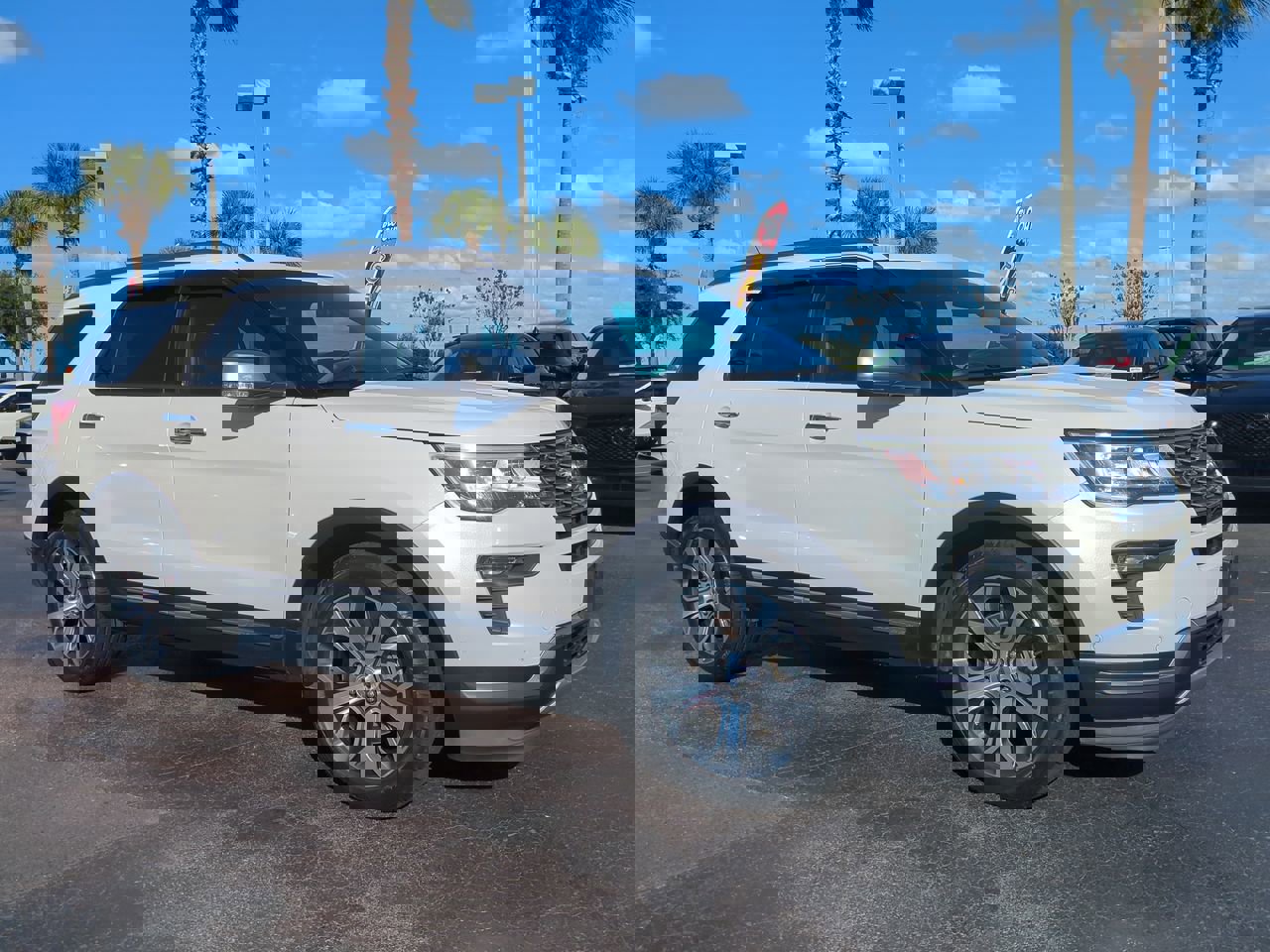 2018 Ford Explorer Platinum photo 2