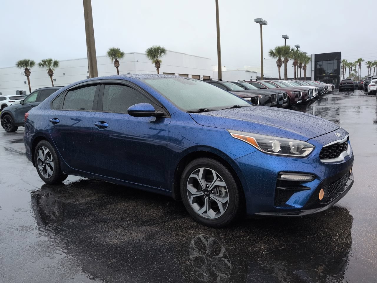 Used 2019 Kia FORTE LXS with VIN 3KPF24AD8KE121611 for sale in Daytona Beach, FL