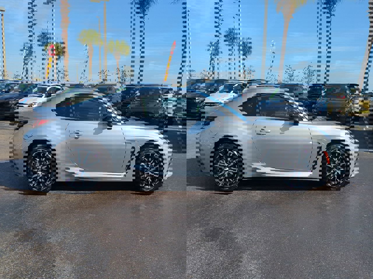 2025 Toyota GR86 Base photo 3