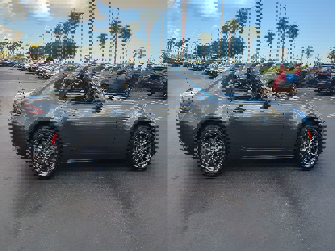 2022 Mazda MX-5 Miata RF Miata Grand Touring photo 3