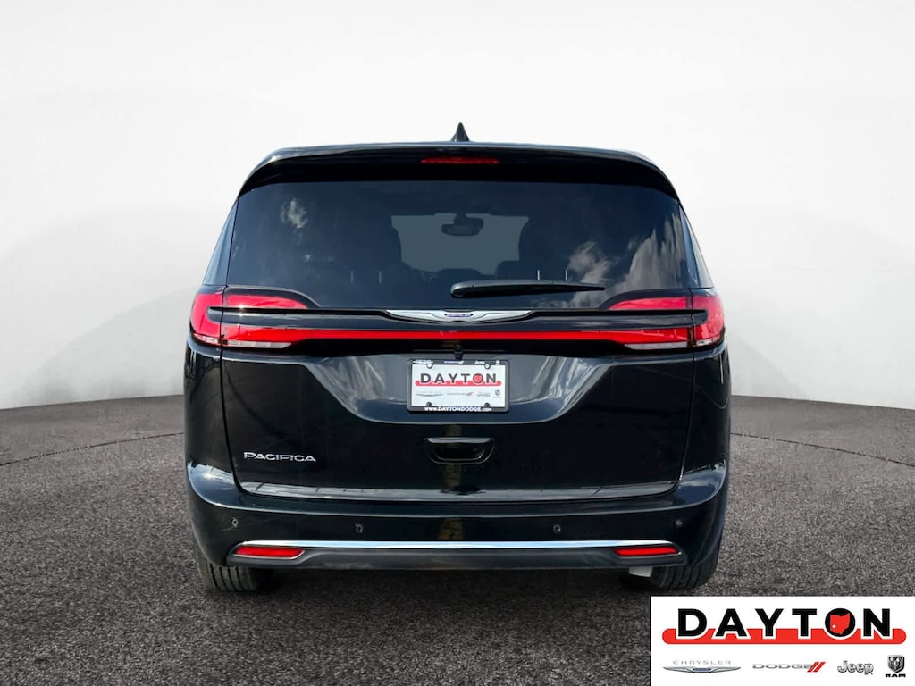 New 2026 Chrysler Pacifica Select Passenger Van