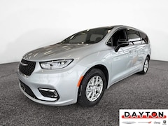 2026 Chrysler Pacifica Select Passenger Van