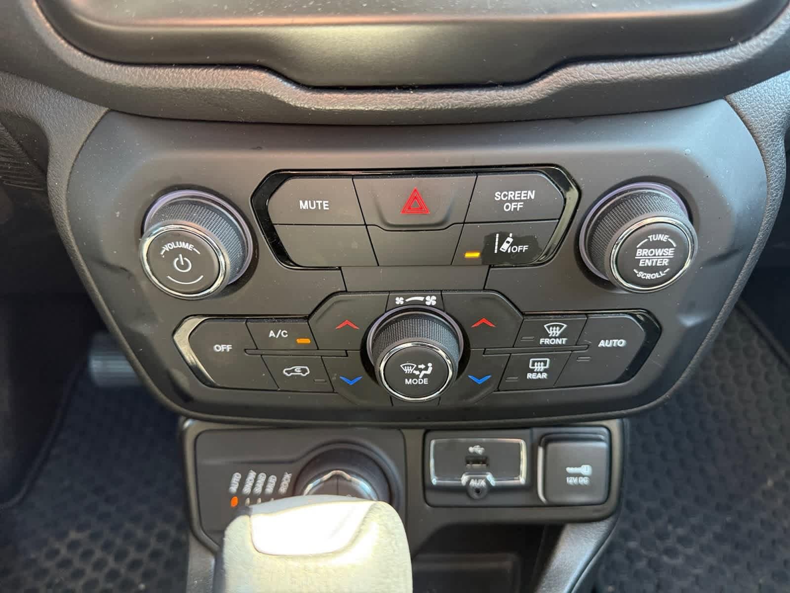 2023 Jeep Renegade Trailhawk - Photo 23