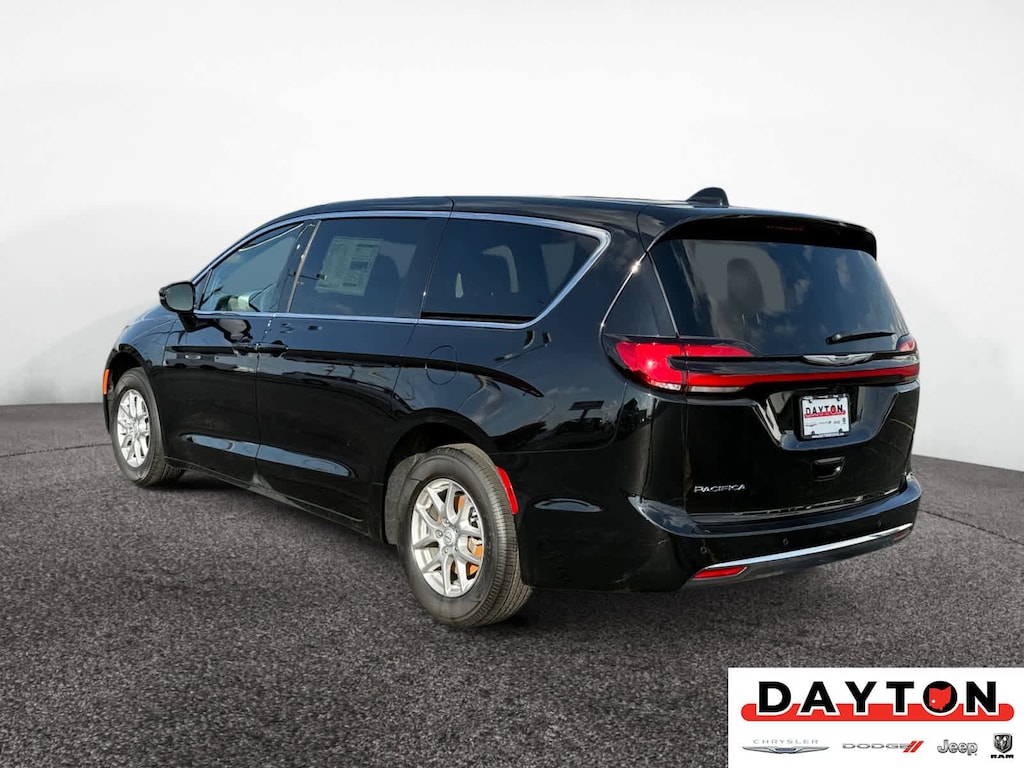 New 2026 Chrysler Pacifica Select Passenger Van