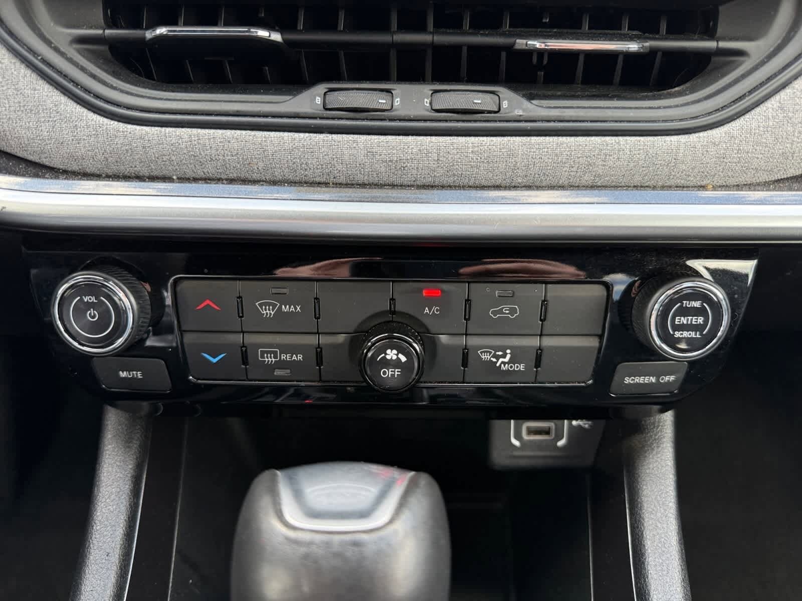 2024 Jeep Compass Latitude - Photo 23